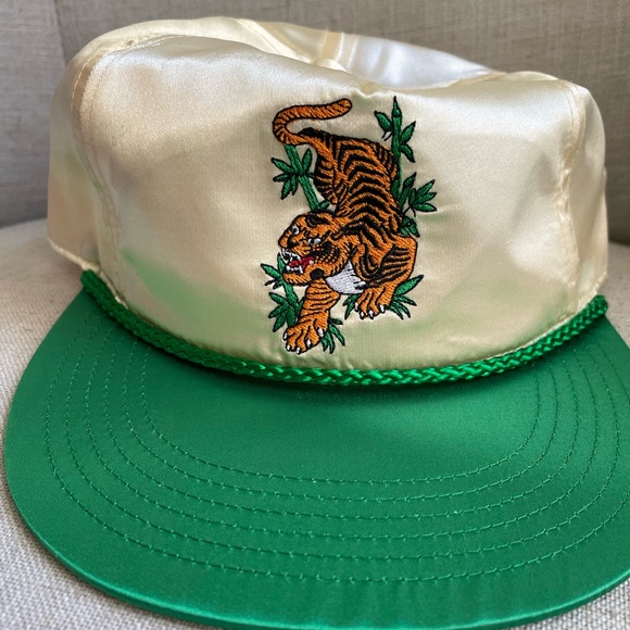 NWOT Urban Outfitters Souvenir Satin Tiger Hat - Picture 8 of 8